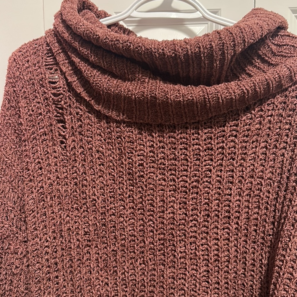 Turtleneck sweater size small - Picture 2 of 4